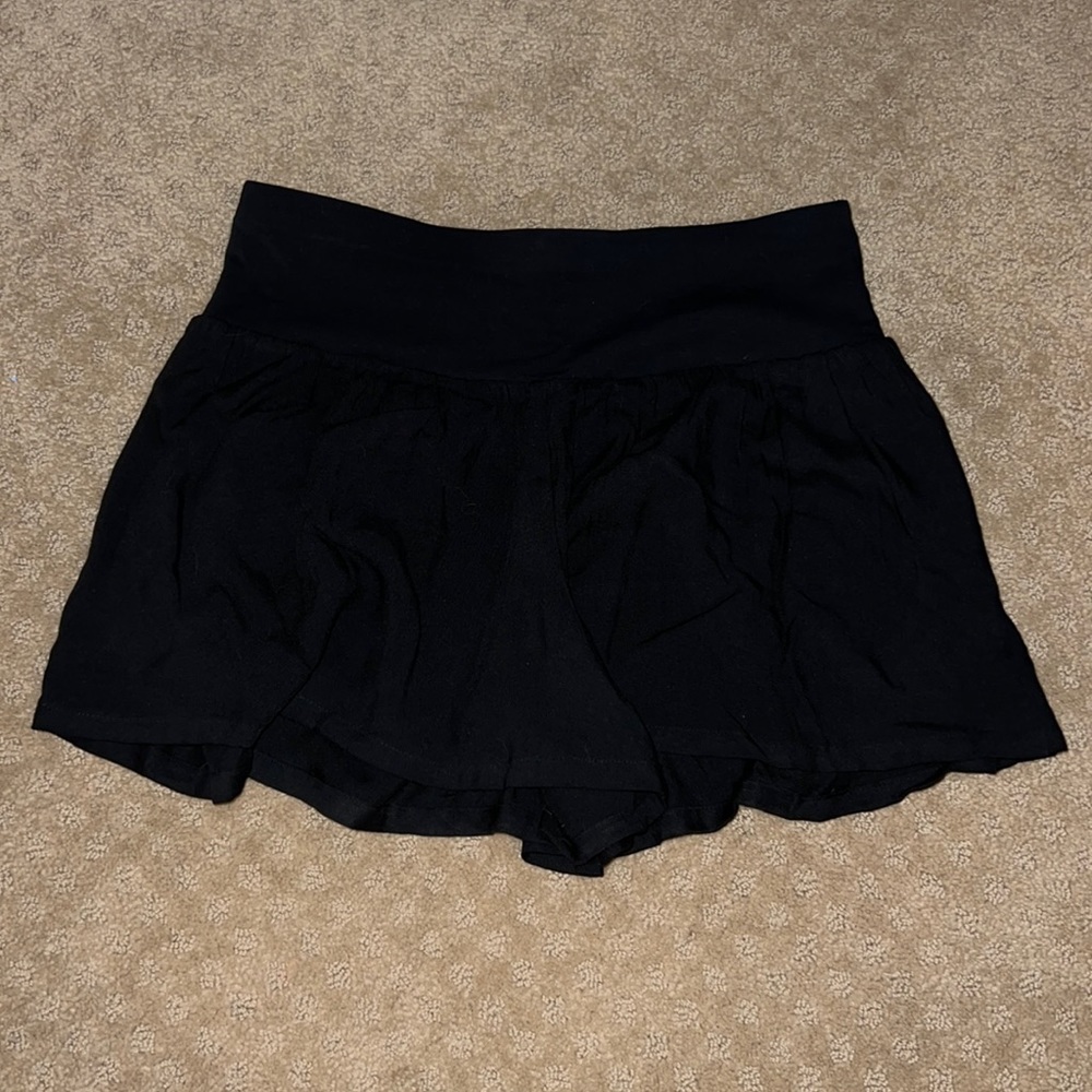 EXPRESS Flowy Black Shorts